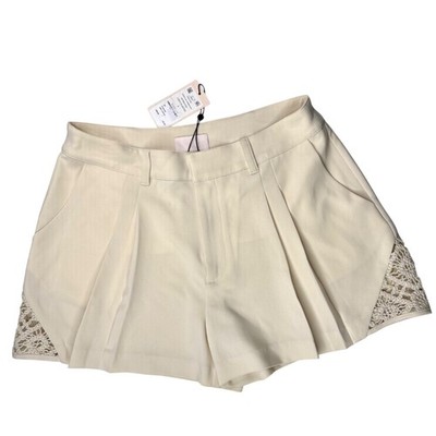 Cinq à Sept Light Plaster Corinna Pleated Crochet Lace Inset Short $345 Sz 6 NEW
