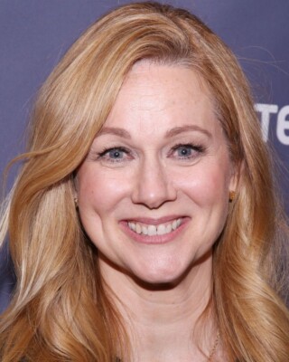 LAURA LINNEY 8x10 PHOTO *