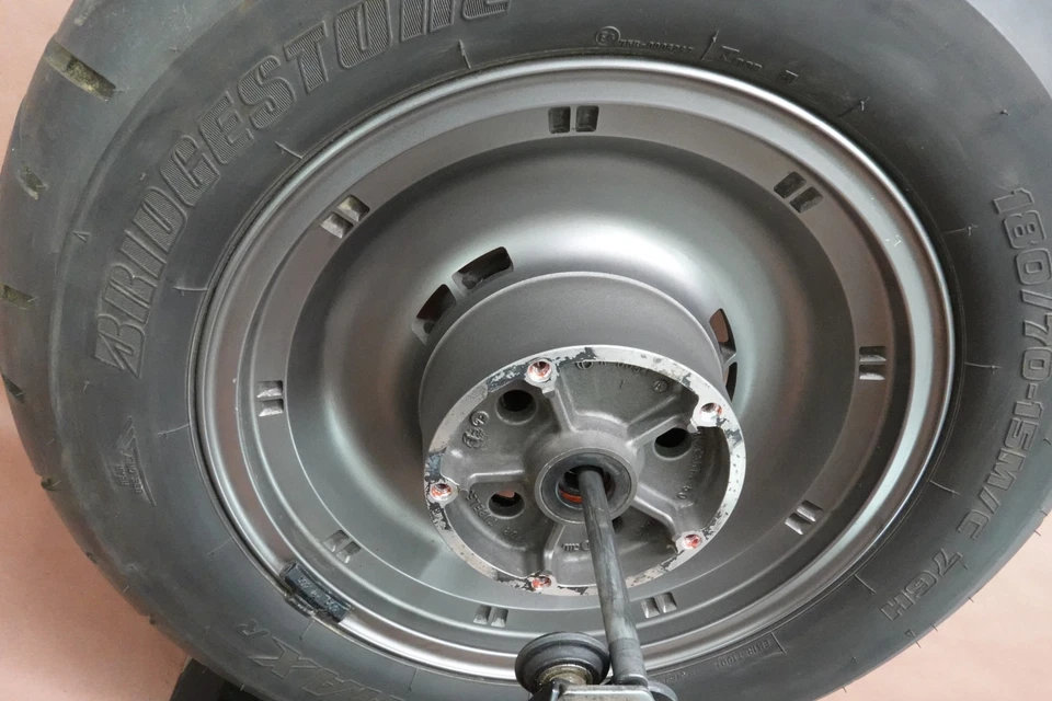 Llanta trasera Kawasaki Vulcan 900 VN900 VN900C 2007-2013 180/70-15 Foto 4 de 4