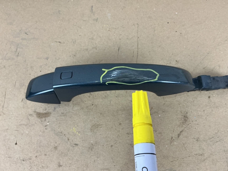 Manija de puerta exterior trasera izquierda Audi A6 2012-2018 4H0837205, 4H0837167 OEM Foto 3 de 4