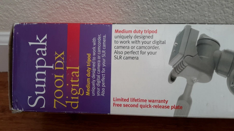 Sunpak 7001DX (620-070Dx) Medium Duty Tripod/pan head Exctended 58.3" Weigt 2.9L - Image 3 of 4