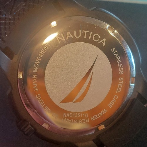 Reloj con correa de silicona esfera negra de cuarzo Nautica para hombre ~ NAD13511G - Imagen 5 de 9