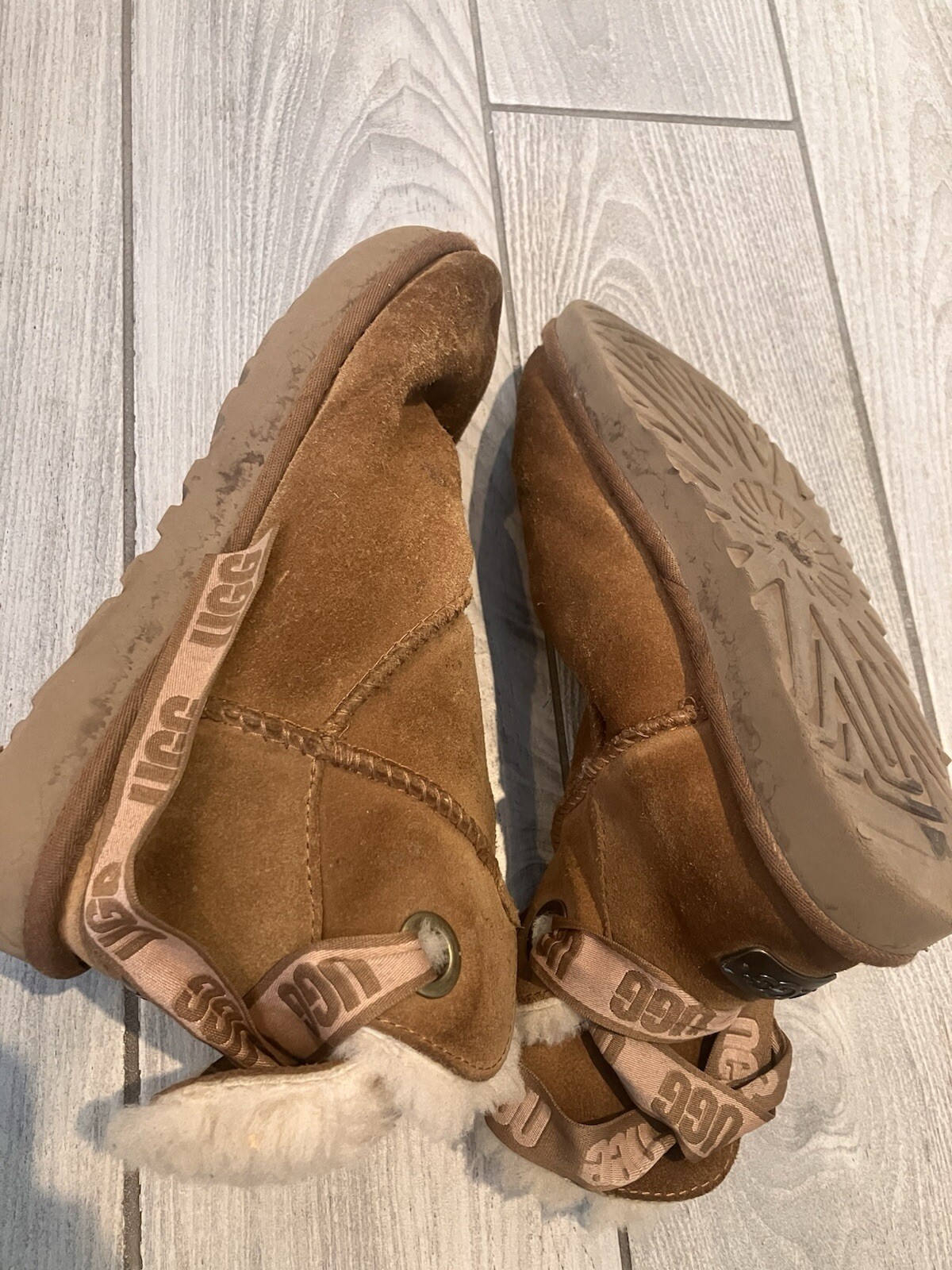 Women's Ugg Boots Size 6 Cozy Winter Footwear