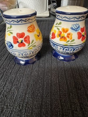 Gibson Elite Luxembourg Handpainted Ceramic Stoneware collection Salt/Pepper Set