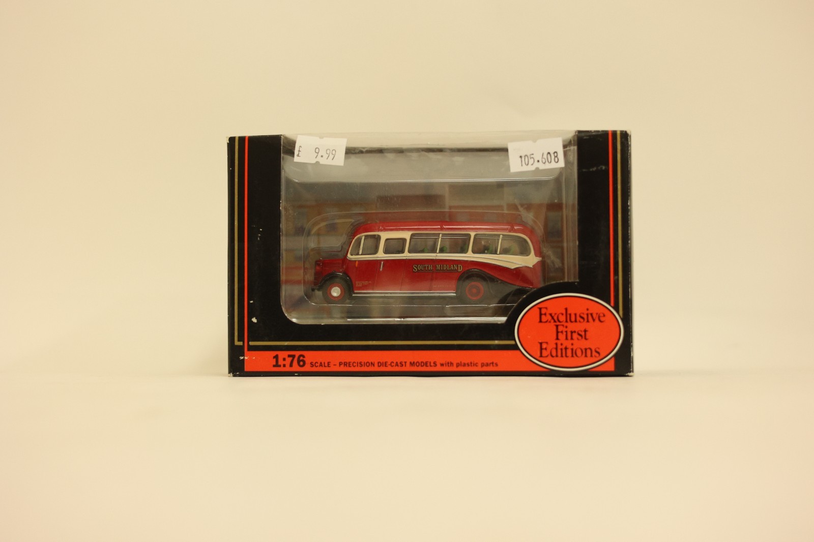 EFE 20108 Bedford OB Coach South Midland 1:76 scale. Very good. Boxed
