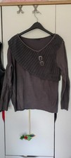 Schöner Pullover mit Strickmix und Metall-Schnallen. Grau used Look Gr. 44/46
