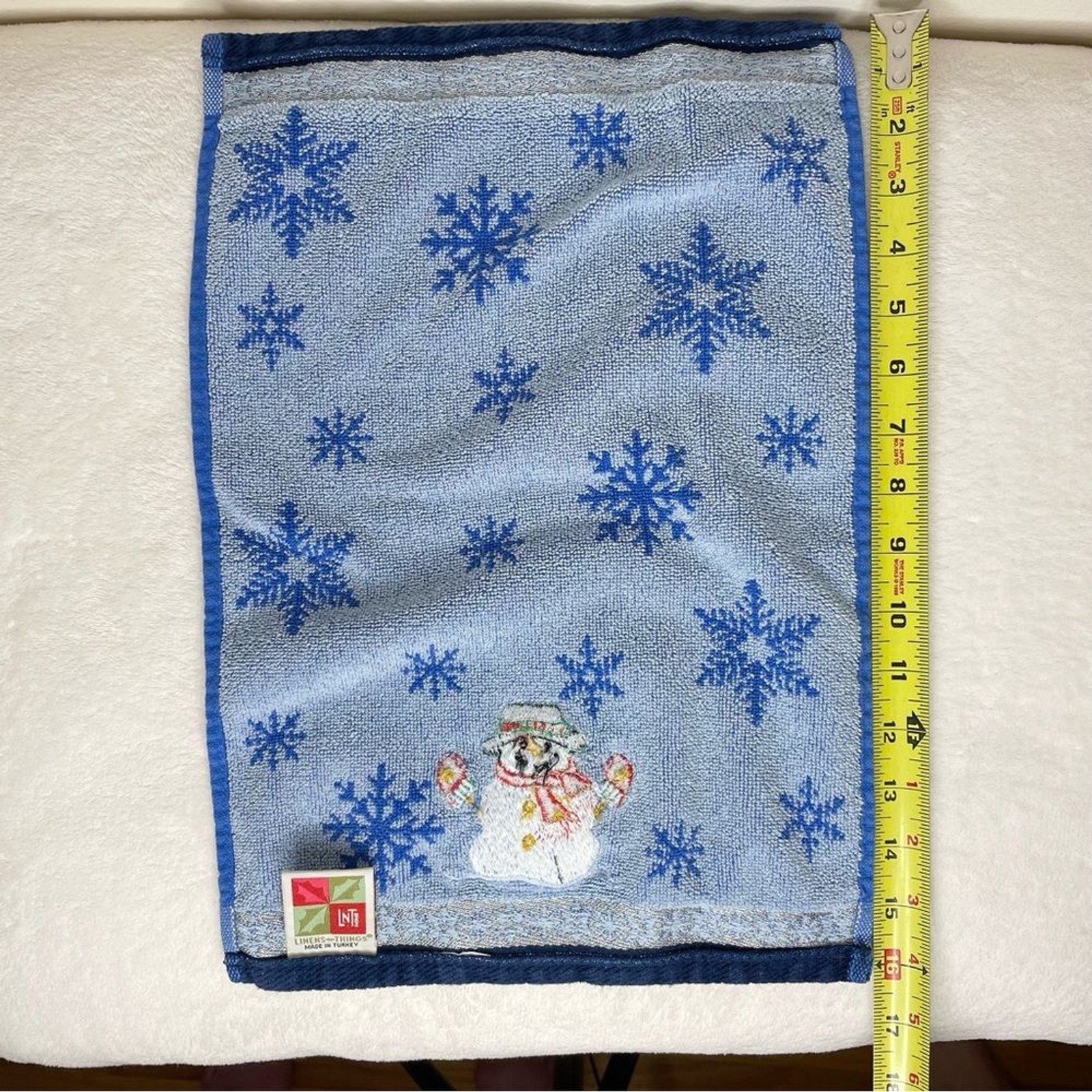 Linens N Things Set of 2 Hand Towels Snowman Holiday Christmas Blue White Red