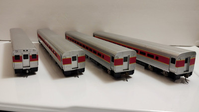 HO MBTA Walthers  Comet Cars Set of Four - Three Coaches, One Cab Car