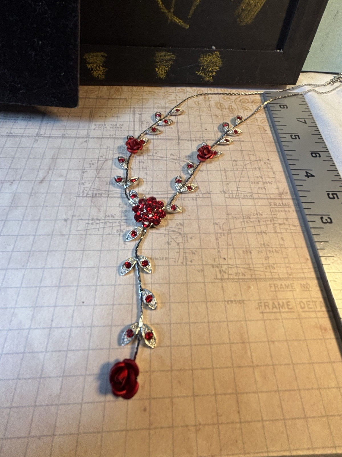 EUC Silvertone Gorgeous Deep Red Ruby Rhinestones… - image 7