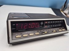 Vintage General Electric GE Model 7-4616B Two Wake Times FM/AM Alarm Clock Radio