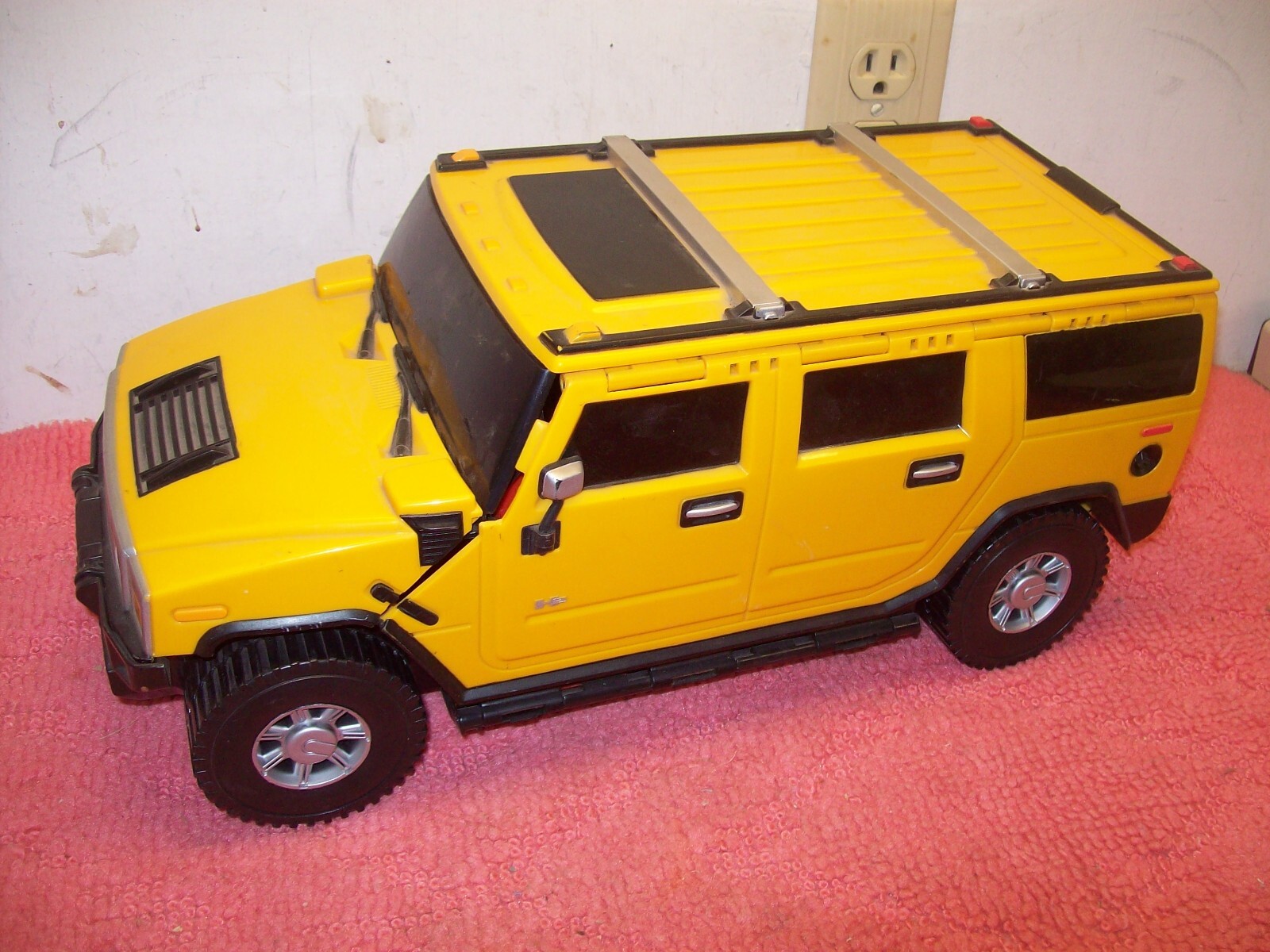 2003 Playmates Speedeez Hummer H2 Fold out Racing City Set, READ, Free ship!