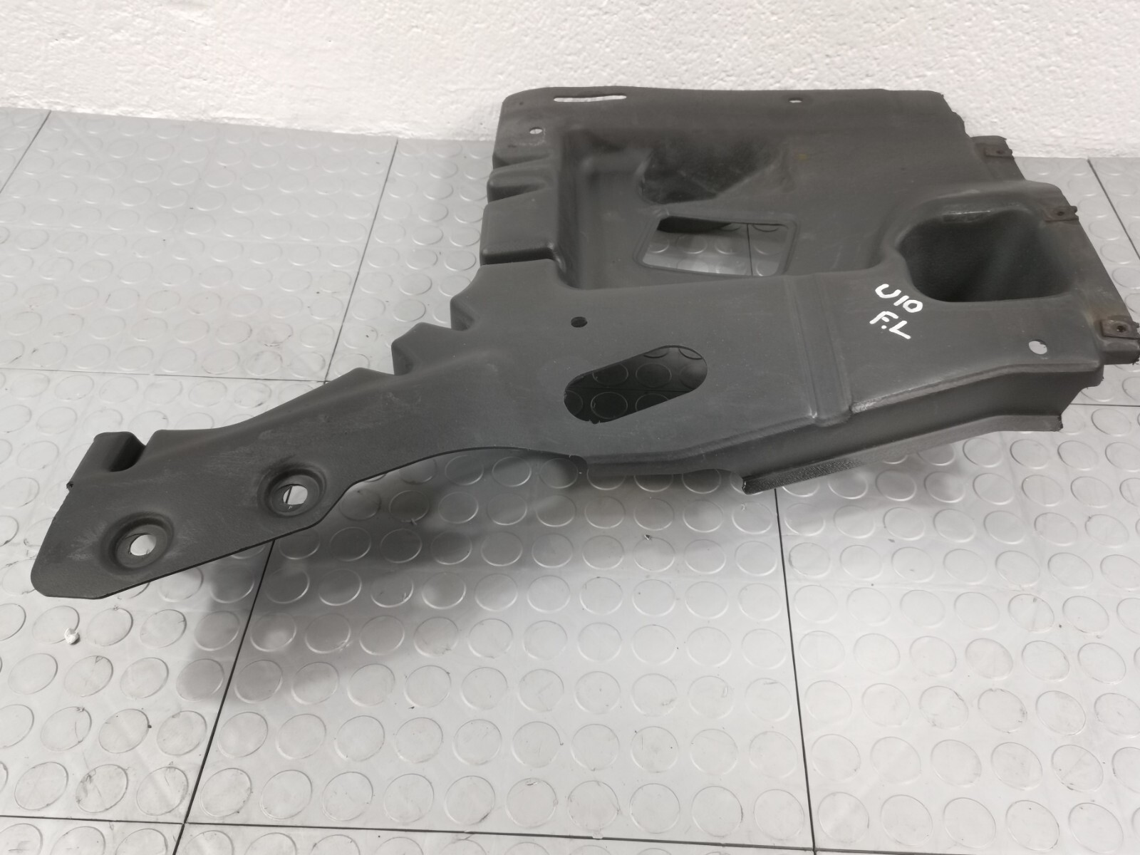 17-20 MASERATI Levante FRONT LEFT DRIVER SIDE TRAY COVER TRIM