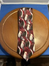 Pierre Cardin Men’s Burgundy 100% Imported Silk Geometric Tie Necktie USA Made