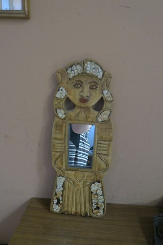 Vintage Folk Art Hand Carved Wood & Stone Figure Mirror 8" x 17" Wall Décor - Picture 6 of 6