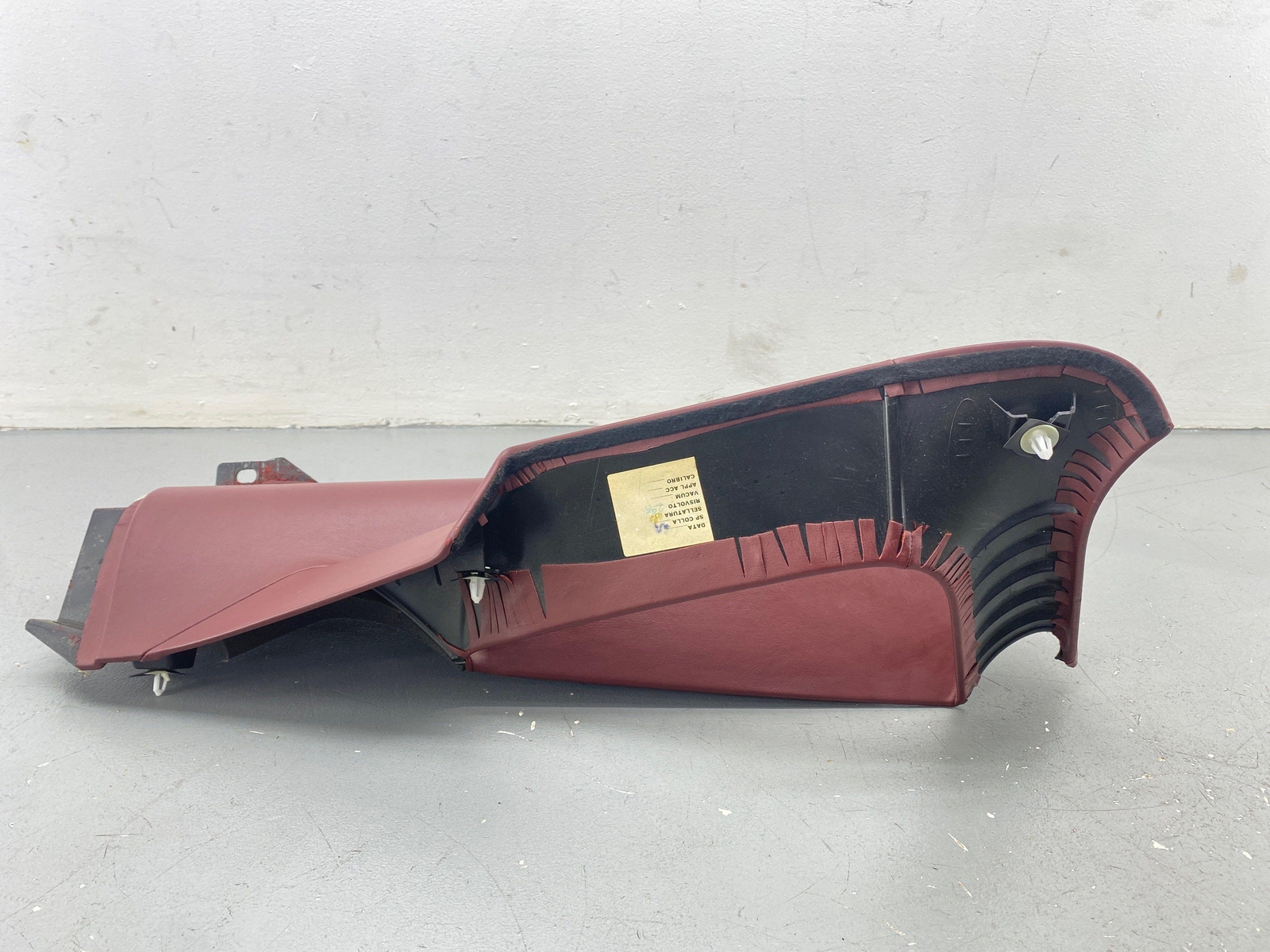 2020-2023 MCLAREN GT REAR RIGHT UPPER B PILLAR TRIM PANEL BAROLO RED 22NB318GP