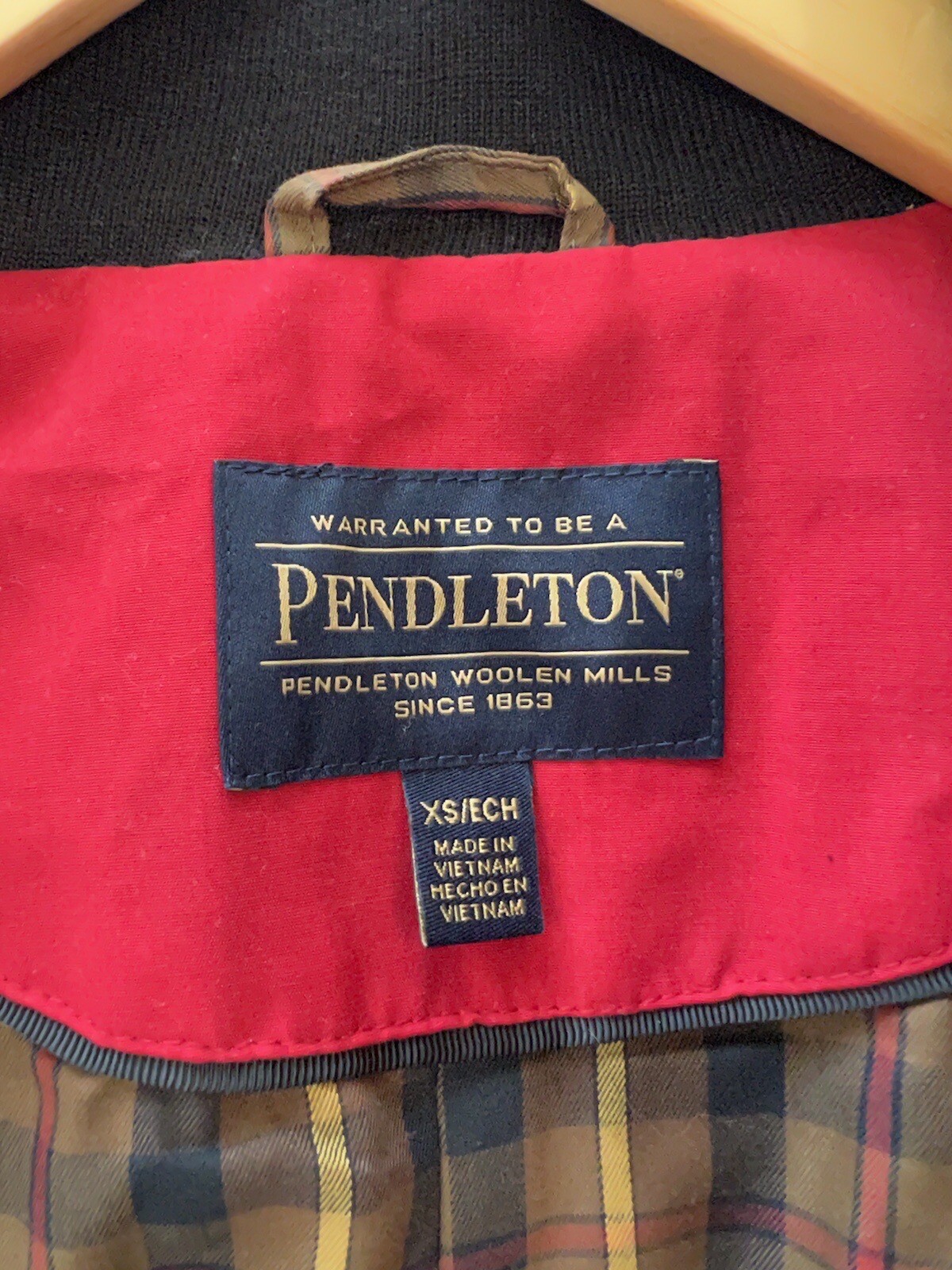 PENDLETON Red Softshell Women Rain Jacket with Ho… - image 10