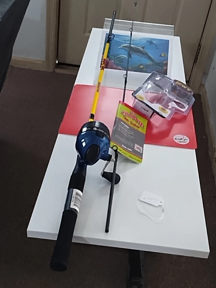 Caña de pescar Spincast Lew's Mr Crappie 5'6" ligera 2-8 lb y carrete American Hero Foto 4 de 4