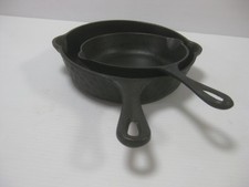 Set 2 Vintage Unmarked #3 #5Hammered Cast Iron Skillets Smooth Bottom sits flat