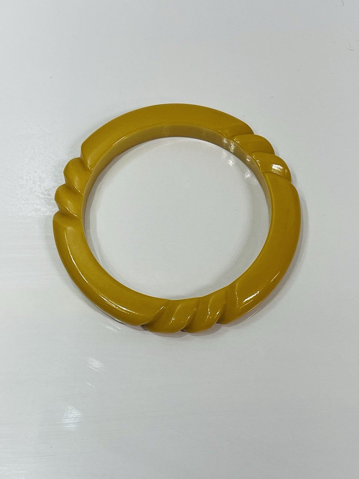 Vintage Yellow Butterscotch Bangle Bakelite Carved Twist Bracelet
