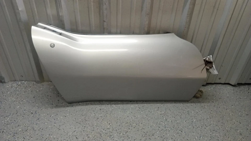 69-77 CORVETTE C3 RIGHT DOOR ASSEMBLY SILVER Foto 2 de 4