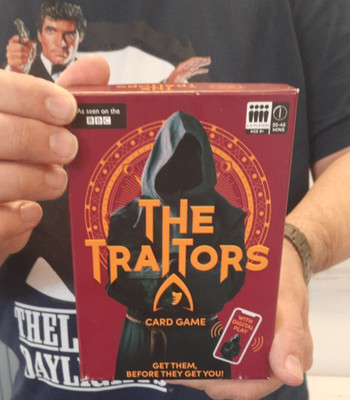 THE TRAITORS CARD GAME Murder Mystery Popual Game Show BBC'S