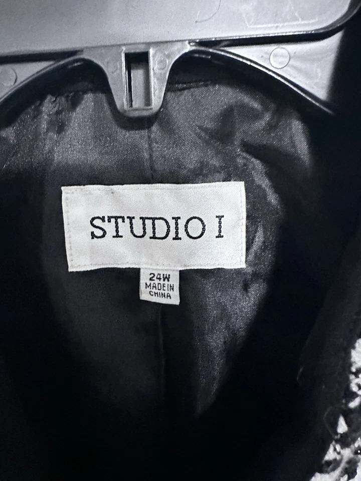 BLAZER 24 De Colección STUDIO I MUJER Acrílico Blanco y Negro Pata de Gallo Carrera Frente Abierto Foto 3 de 4