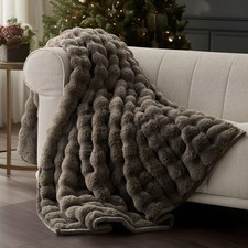 EverGrace Ultra Soft Luxury Faux Rabbit Fur Throw Blanket, Thick Warm 50"x60"