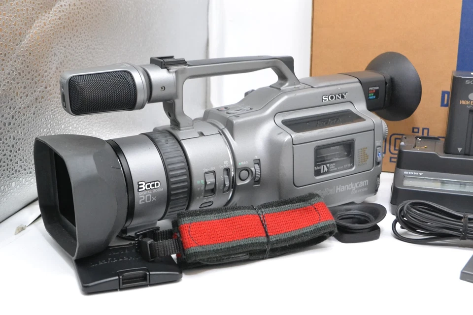 Sony Handycam DCR-VX1000 Digital Camcorder Video Camera / box works from japan - Image 2 of 4