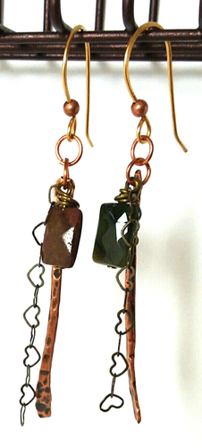 Pendientes artesanales de 3"" de larga barra martillada piedras cuadradas cadena corazón metal mixto - Imagen 5 de 7