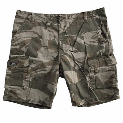 Wrangler Relaxed Fit Camo Cargo Shorts Mens Size 44 60ACM4G
