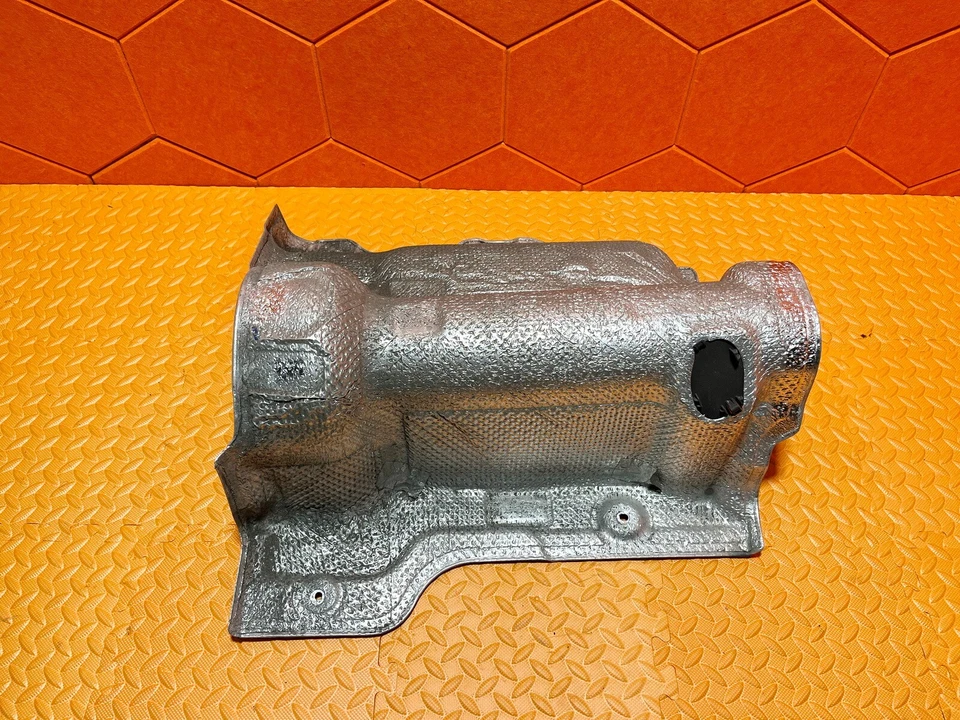 15-23 MERCEDES-BENZ C300 W205 REAR FUEL TANK HEAT SHIELD PLATE PROTECTOR OEM - Image 2 of 4