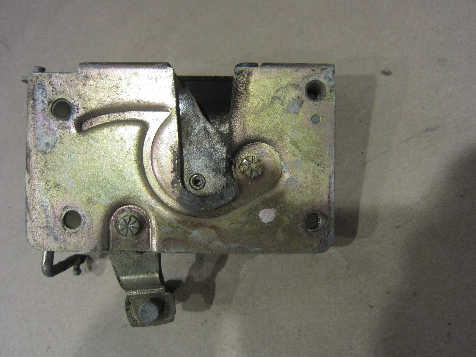 Ferrari Mondial 3.0 QV (1984), Mondial 8 (1981). RH Door Lock. Part# 60634300