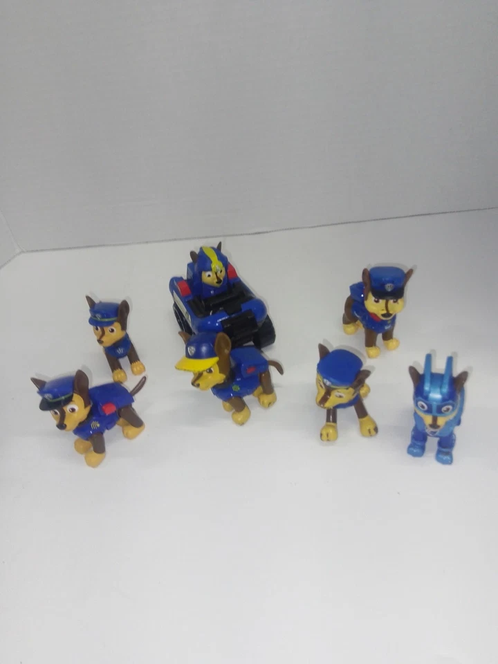 Paw Patrol Toy Mixed Lot of 33 Figurines Vehicles & Lunch Box - Image 4 of 4