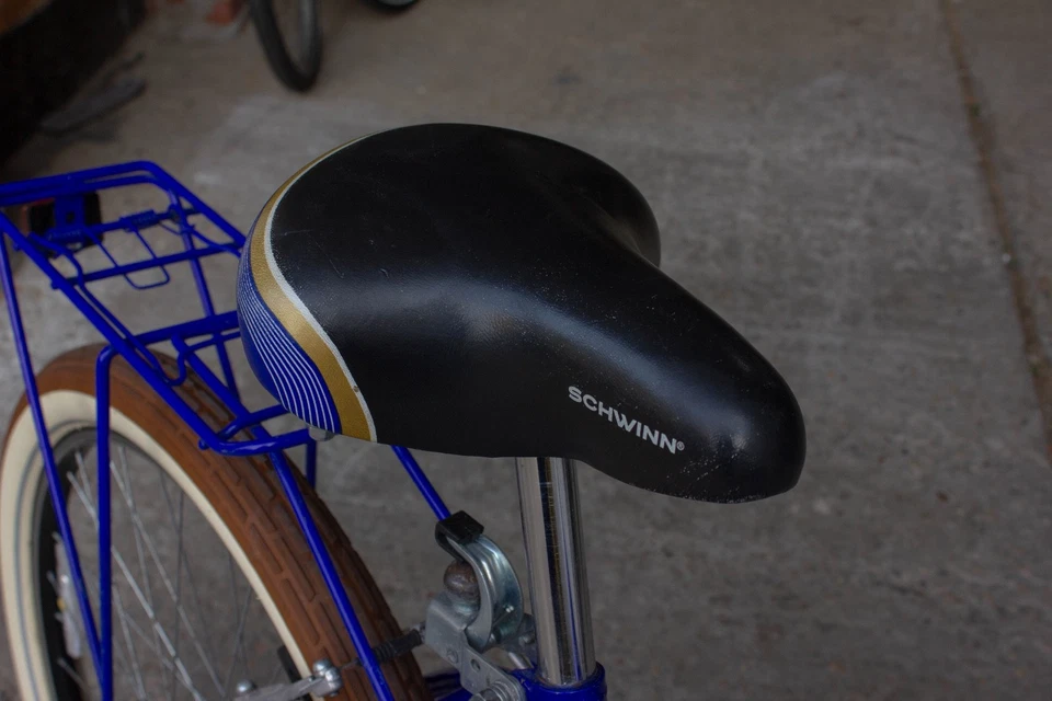 Schwinn Clairmont ballon tires slime full service good condition  - Image 3 of 4