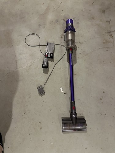DYSON   Cyclone v10 Animal+ Cordless Stick Vacuum Cleaner Iron/Purple  Works.