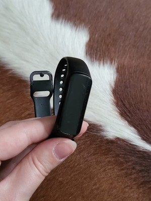 Samsung Galaxy Fit2 Fitness-Tracker, 1,1 Zoll AMOLED Farbdisplay ''wie neu''