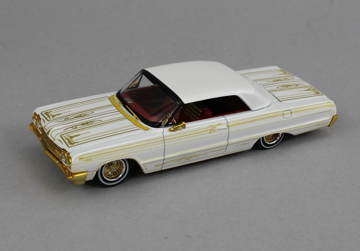 1:64 *FINE WORKS 64* White Chevrolet IMPALA *LOWRIDER* High Detail