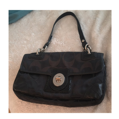 バッグ COACH Shoulder bag Signature black Coach Black Signature Logo Shoulder Bag Turn Lock Silver Hardware