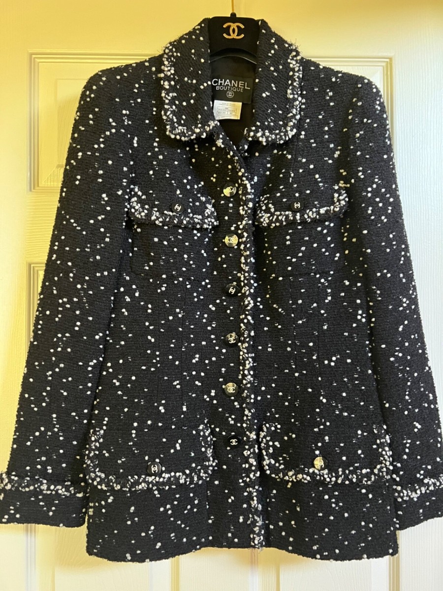 CHANEL BOUTIQUE 1995A MUSEUM TWEED BLACK ECRU JACKET CC