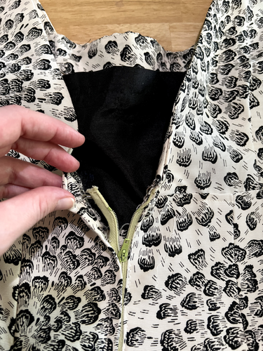 Vintage 1950s White Black Floral A-Line Dress w/ Petticoat Skirt - Afbeelding 22 van 24