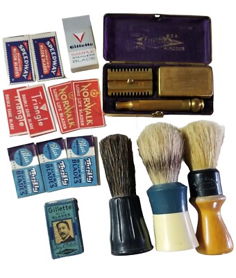 Gold Tone Safety Gillette Razor w/ Case, Brushes & Blades Shaving Travel Kit Vtg