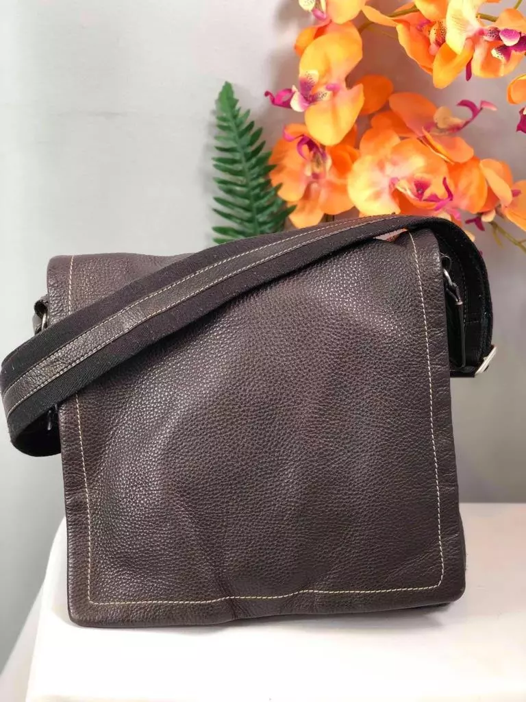 LEVENGER Bomber Mocha Brown Pebbled Leather Messenger Bag