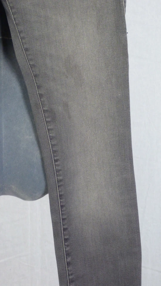 Jeans Diesel ajustados grises LIVIER ORE50 súper ajustados tiro bajo talla W 27 Foto 4 de 4