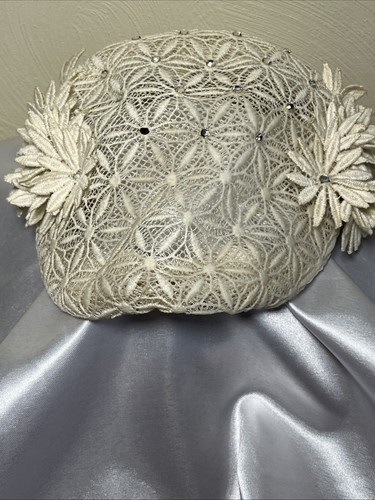 1950s Ivory Juliet Capulet Floral Lace And Rhinestone Size 22 Ladies Med - Large - Picture 3 of 6