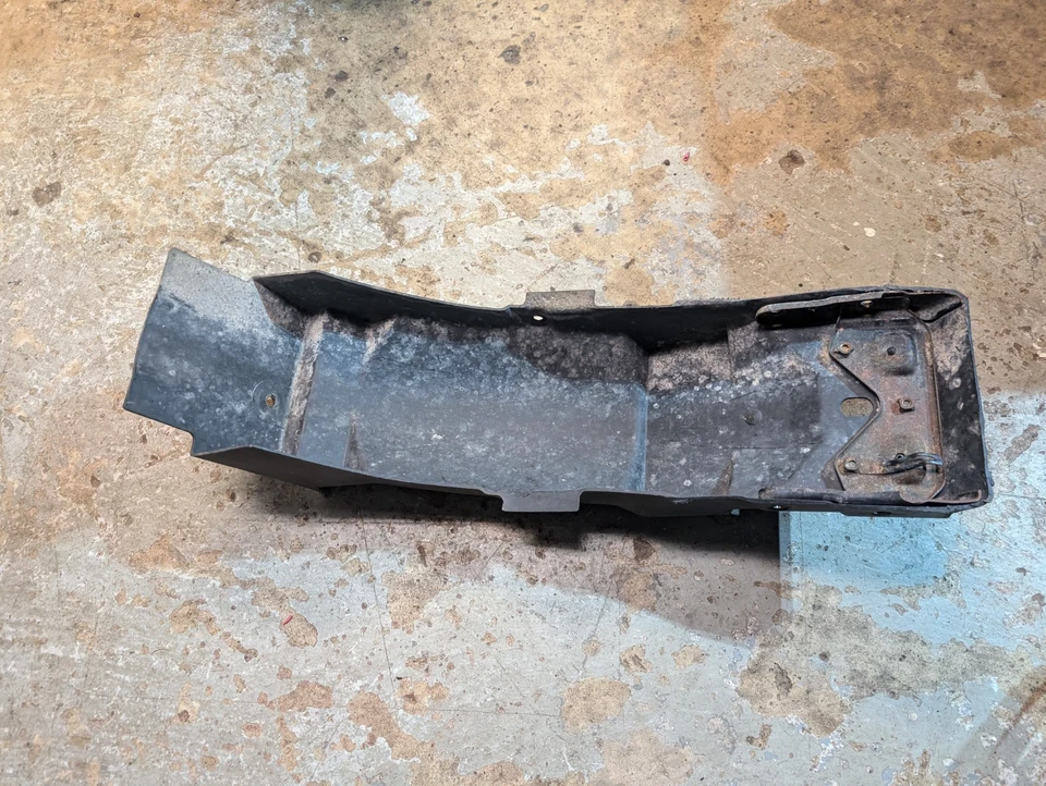 Guardabarros interior trasero Suzuki GSX600 1989-97 Katana/89 90 92 94 95 GSX 600 1996 Foto 3 de 4