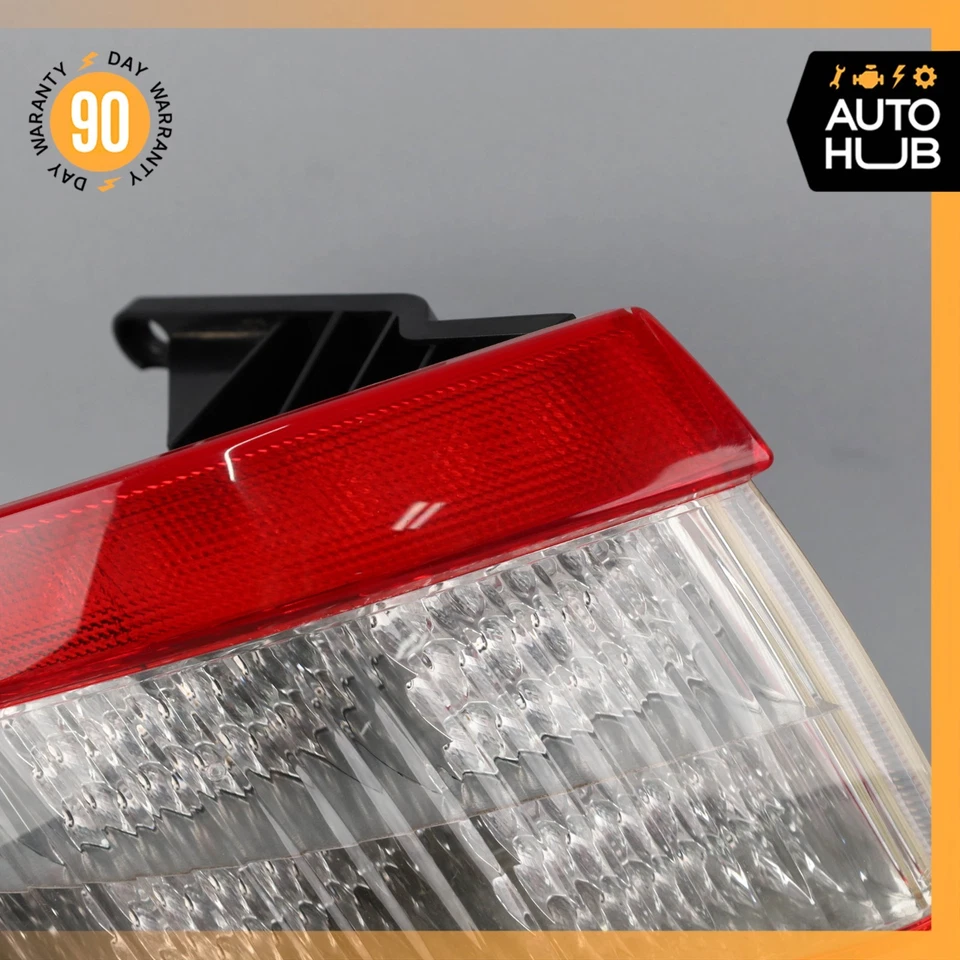 08-12 Lámpara de luz trasera exterior lateral izquierda Maserati GranTurismo M145 234379 OEM 47k Foto 3 de 4