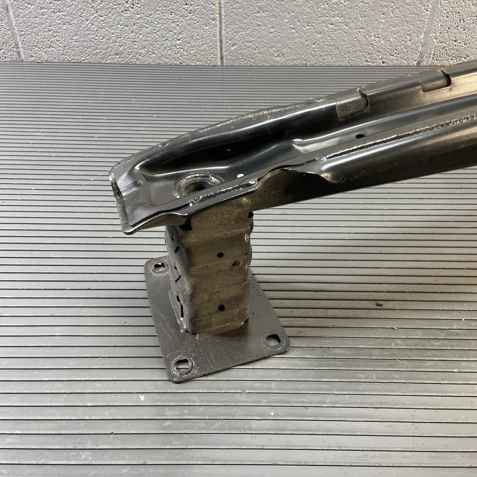 Barra de refuerzo de parachoques trasero OEM para Audi S3 A3 RS3 2022-2024 Foto 3 de 4