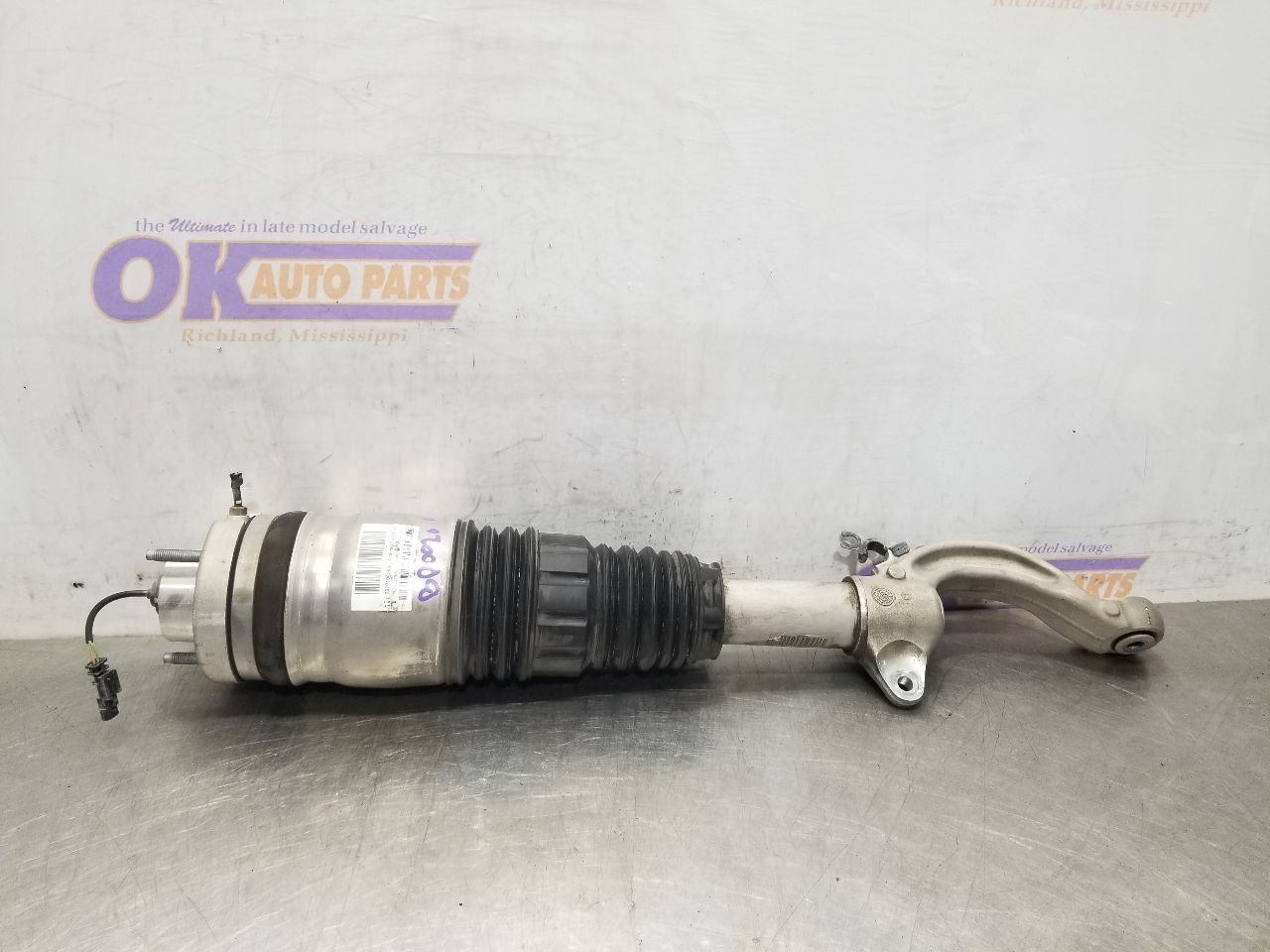 22 2022 MASERATI LEVANTE MODENA S 3.8L STRUT FRONT LEFT DRIVER 