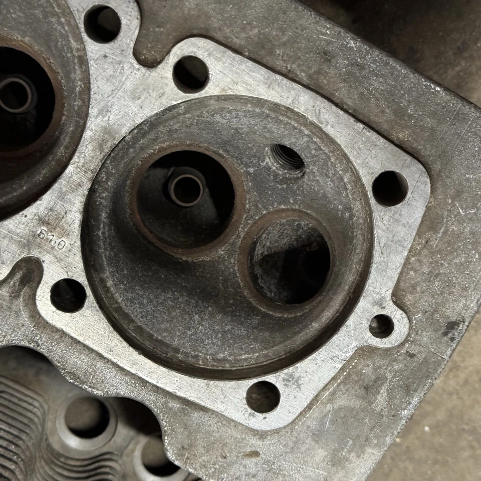 Porsche 912 Cylinder Head Pair 1968 HEADS w/ Emissions Boss 356 - Image 4 of 4