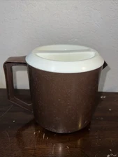 Rubbermaid Pitcher #2745 Brown 1 1/2 (1.5) Quart with white lid Plastic